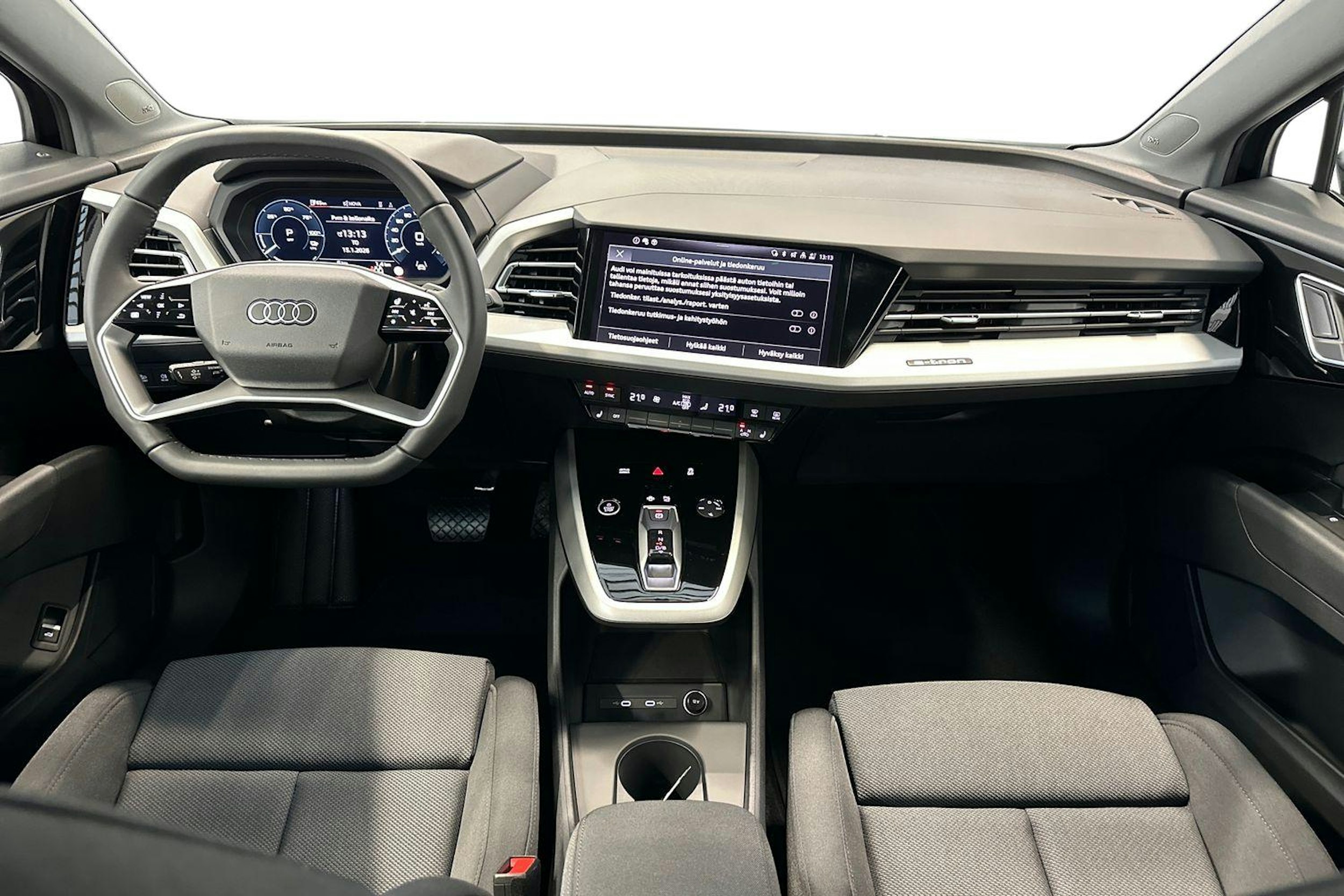 mythos musta Audi Q4 e-tron 2026 kuva 2.