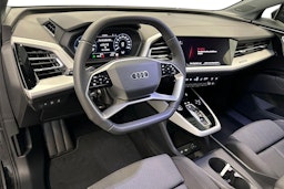 mythos musta Audi Q4 e-tron 2026 kuva 3.