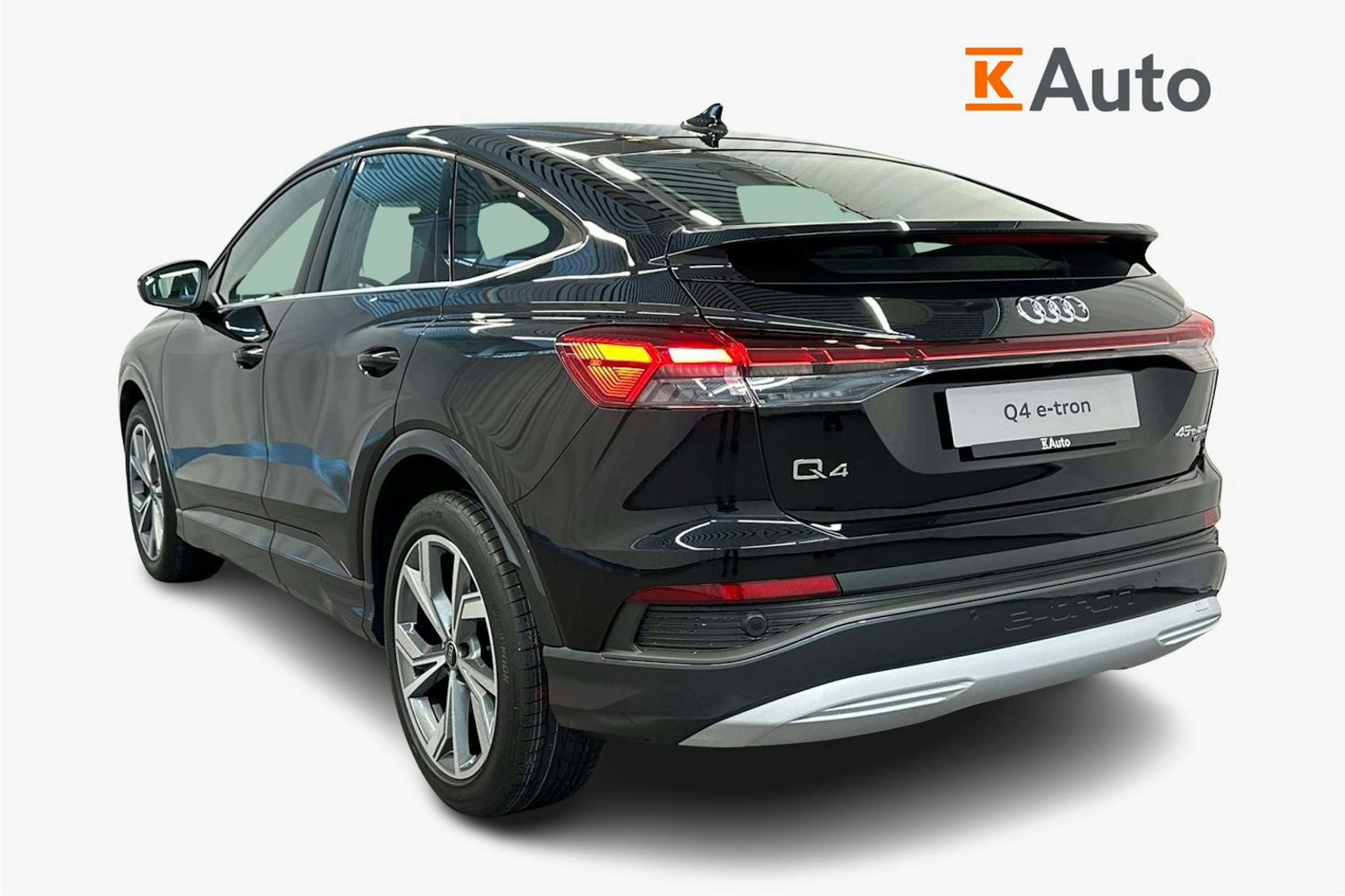 mythos musta Audi Q4 e-tron 2026 kuva 6.