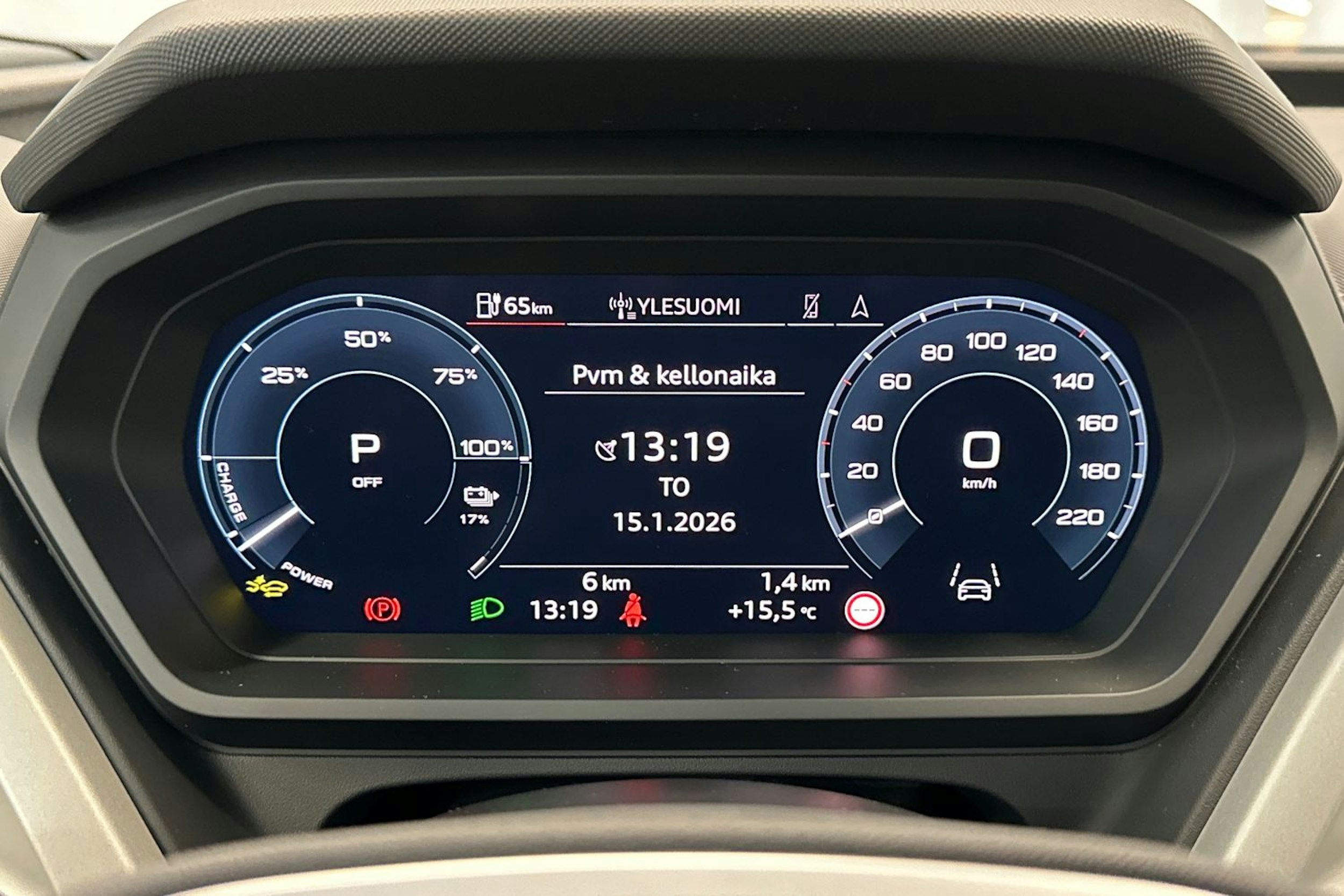 mythos musta Audi Q4 e-tron 2026 kuva 10.