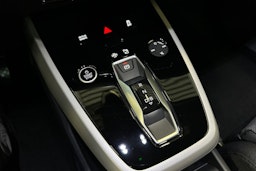 mythos musta Audi Q4 e-tron 2026 kuva 17.