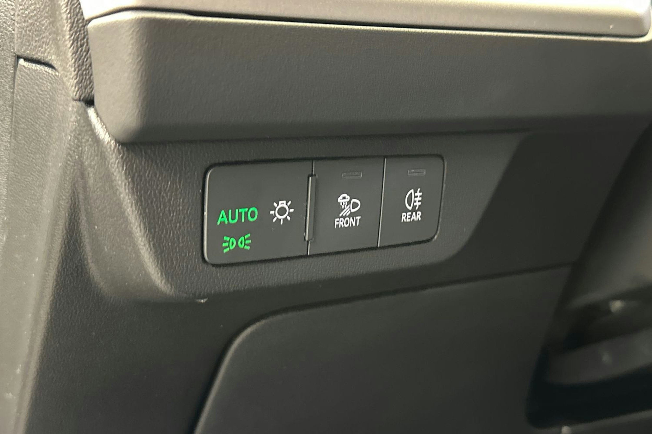 mythos musta Audi Q4 e-tron 2026 kuva 19.