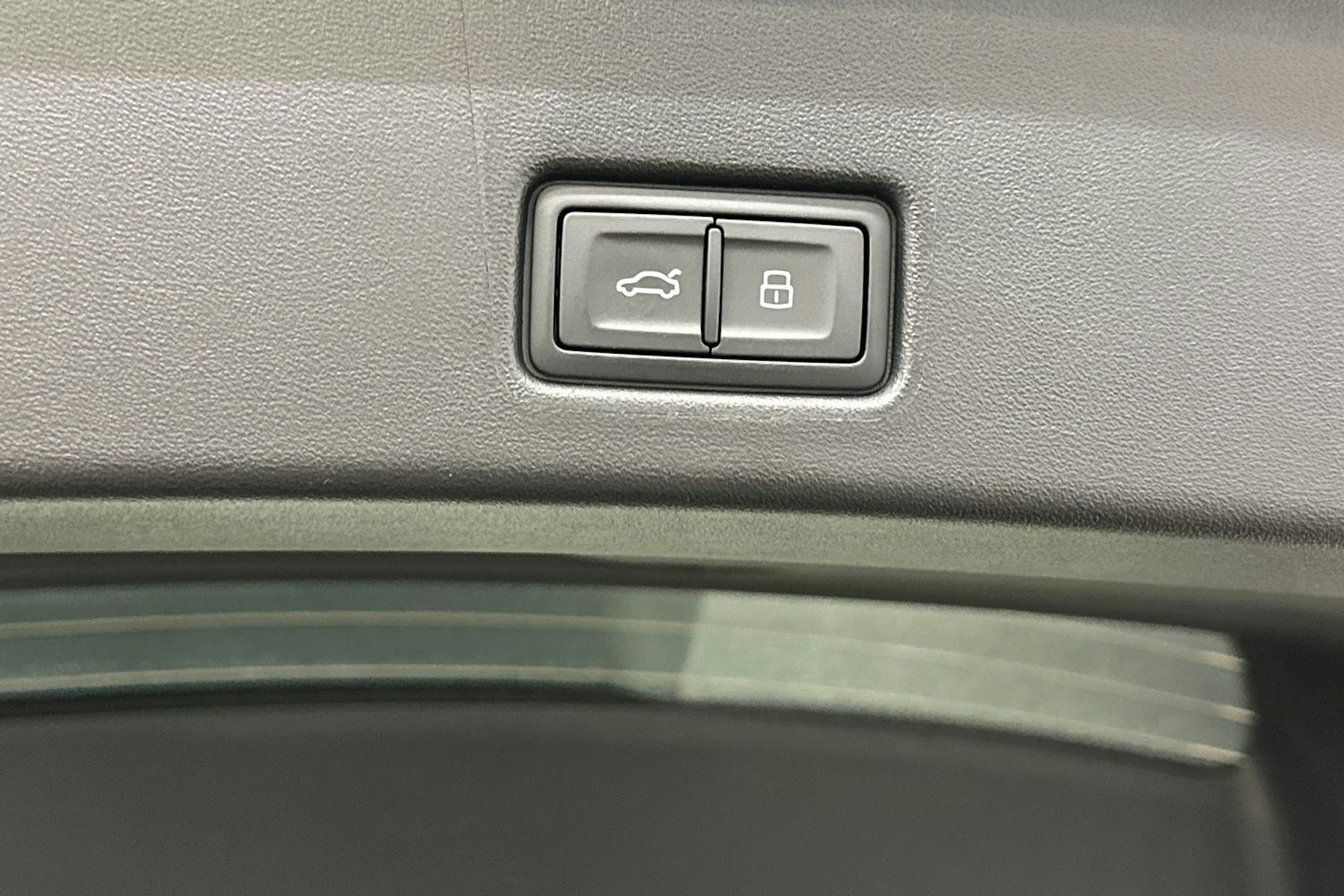 mythos musta Audi Q4 e-tron 2026 kuva 20.