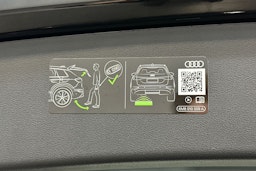 mythos musta Audi Q4 e-tron 2026 kuva 21.