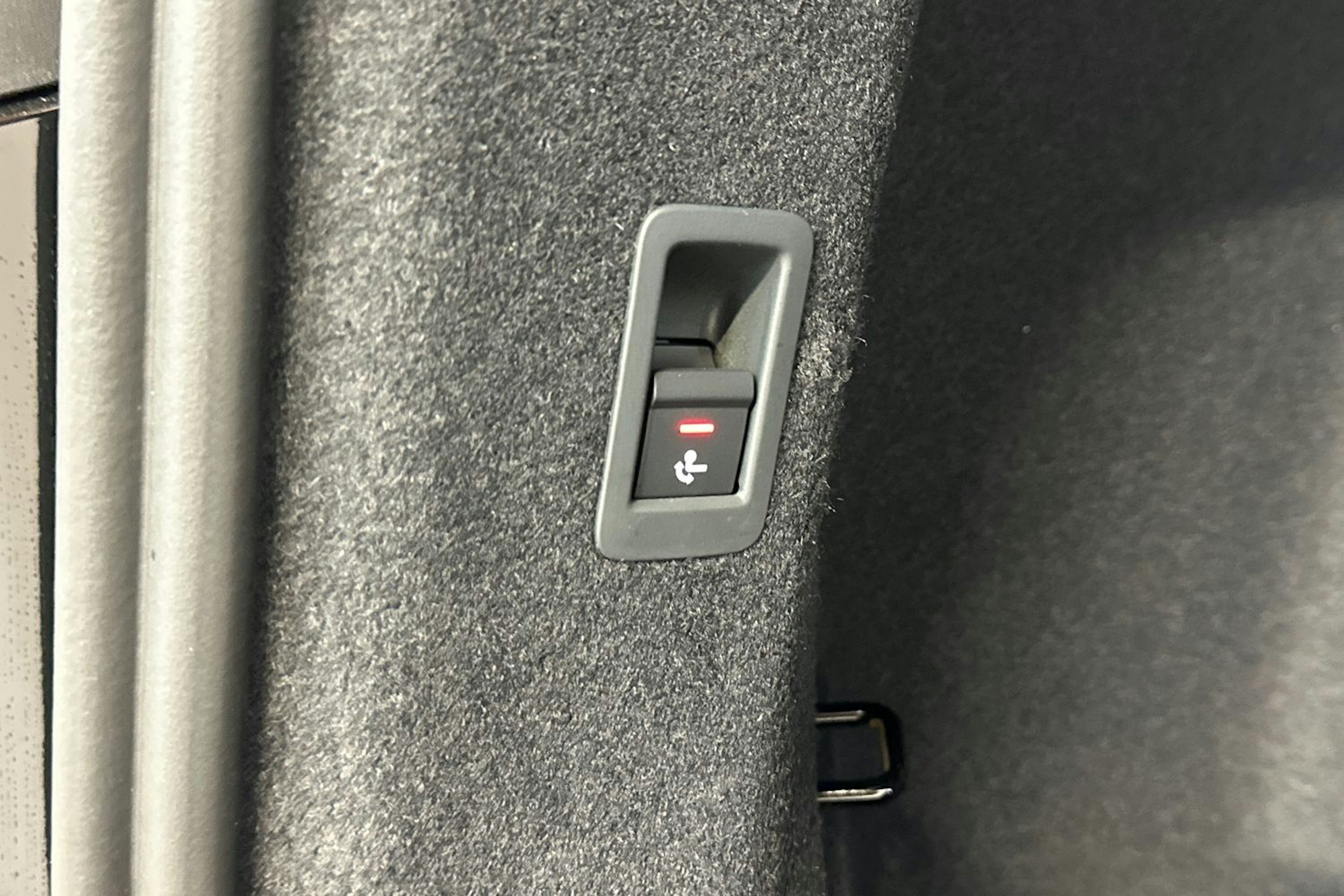 mythos musta Audi Q4 e-tron 2026 kuva 23.