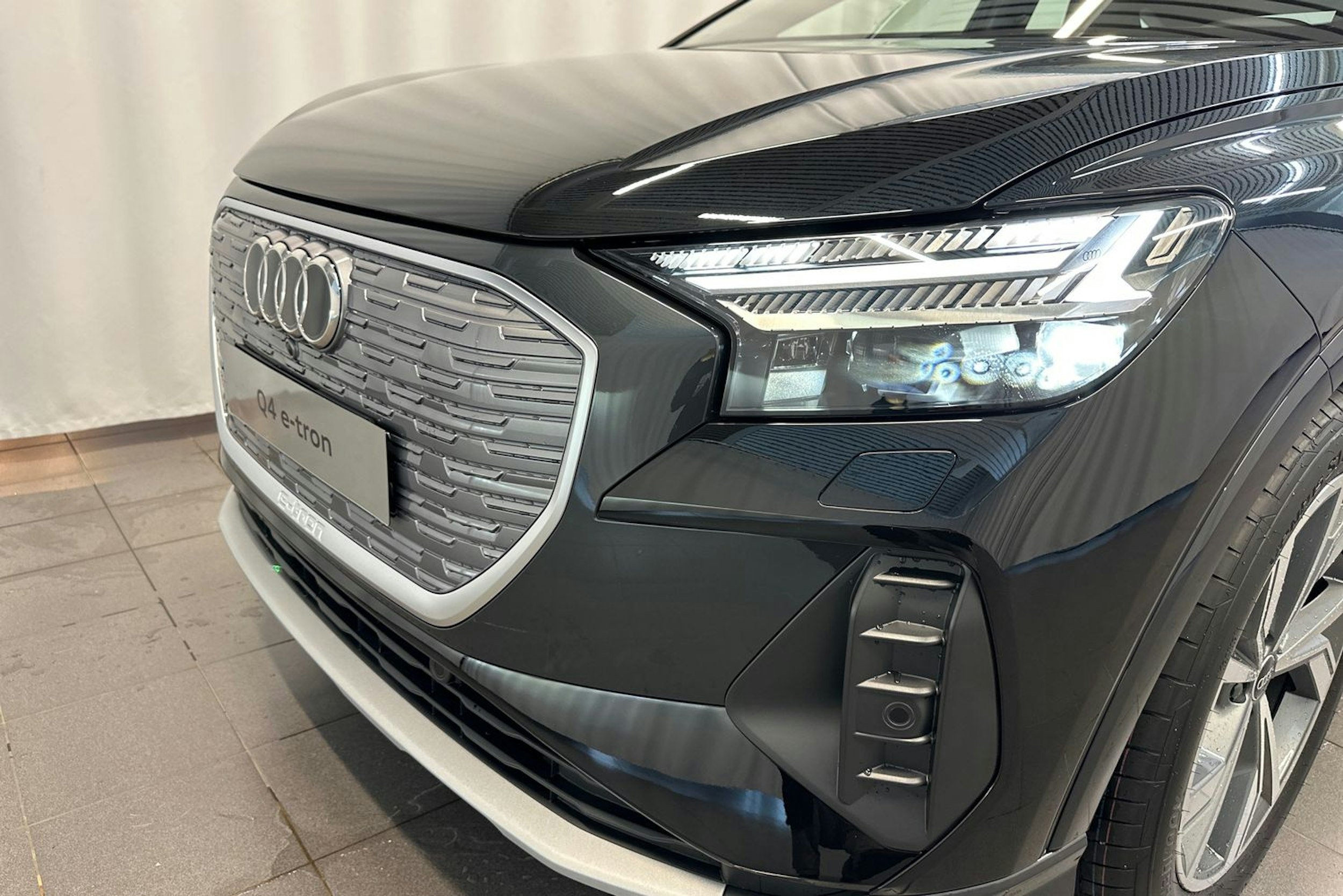 mythos musta Audi Q4 e-tron 2026 kuva 26.