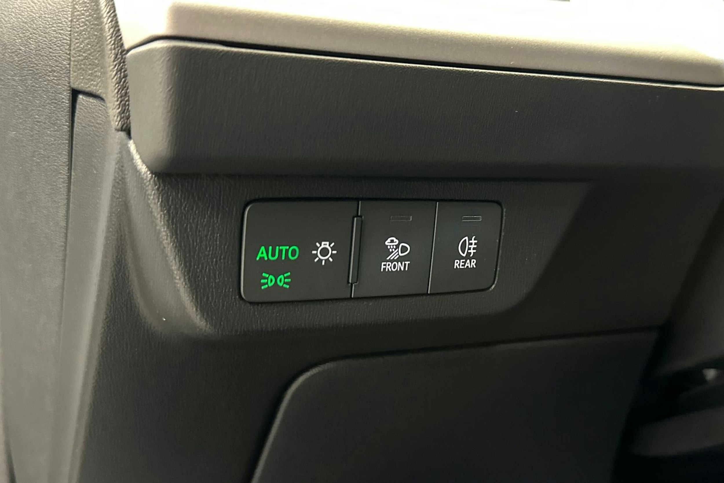 jäätikön valkoinen Audi Q4 e-tron 2026 kuva 20.