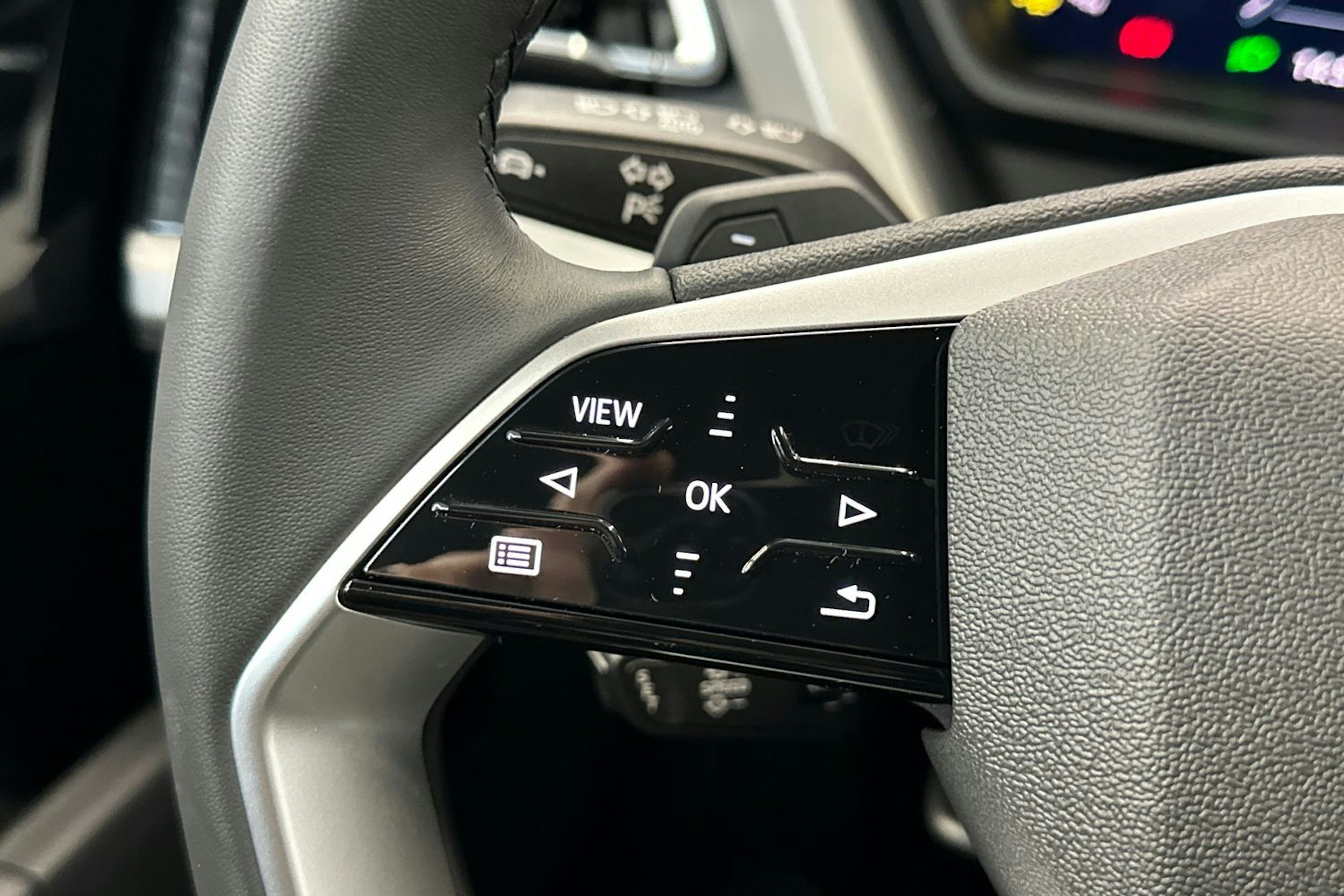 jäätikön valkoinen Audi Q4 e-tron 2026 kuva 21.