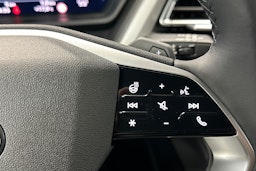 jäätikön valkoinen Audi Q4 e-tron 2026 kuva 22.