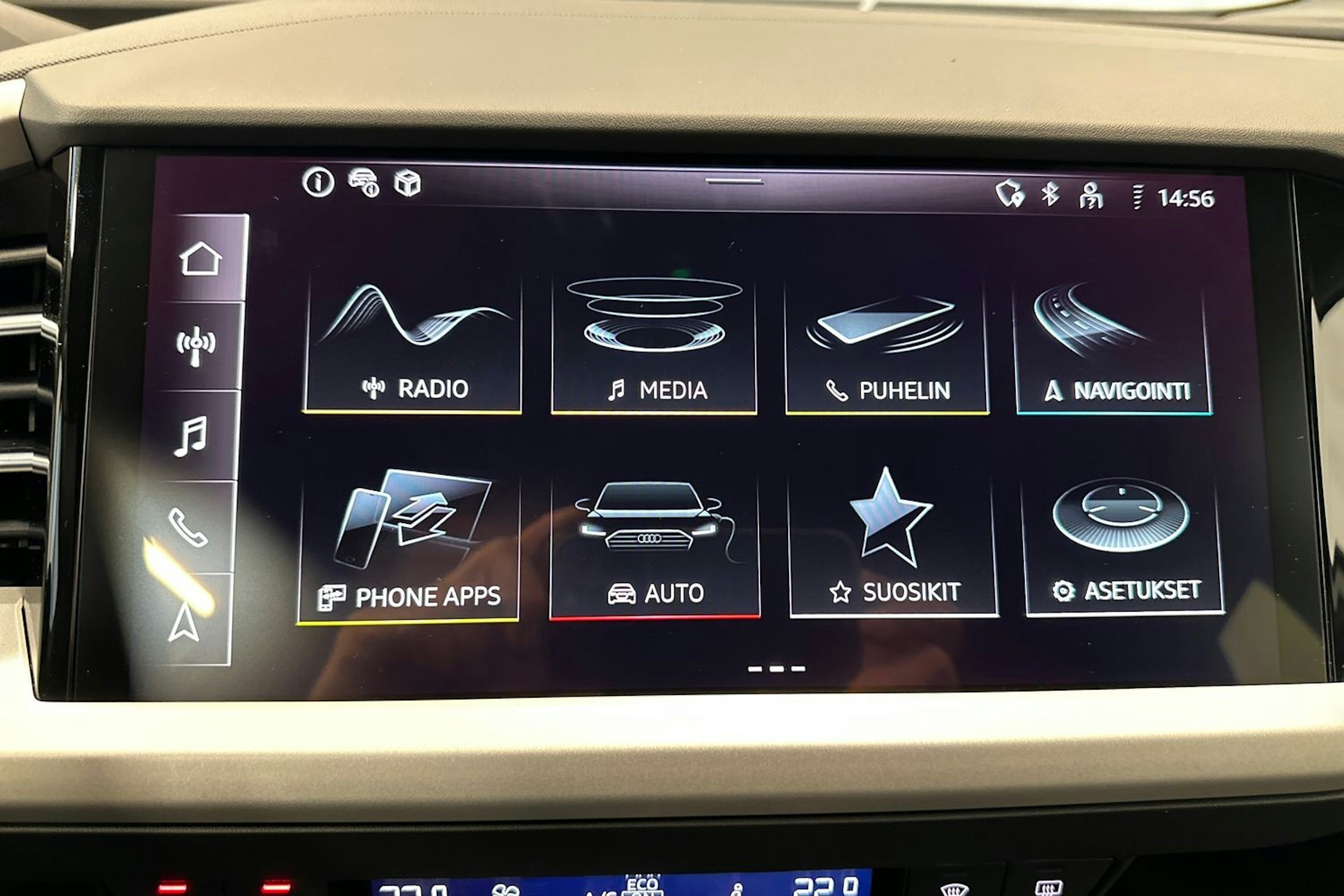 jäätikön valkoinen Audi Q4 e-tron 2026 kuva 26.