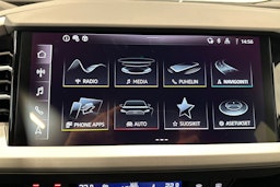 jäätikön valkoinen Audi Q4 e-tron 2026 kuva 26.