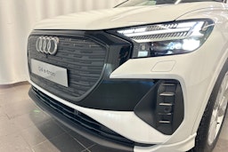 jäätikön valkoinen Audi Q4 e-tron 2026 kuva 34.
