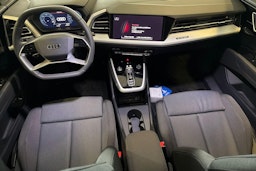 musta Audi Q4 e-tron 2026 kuva 7.