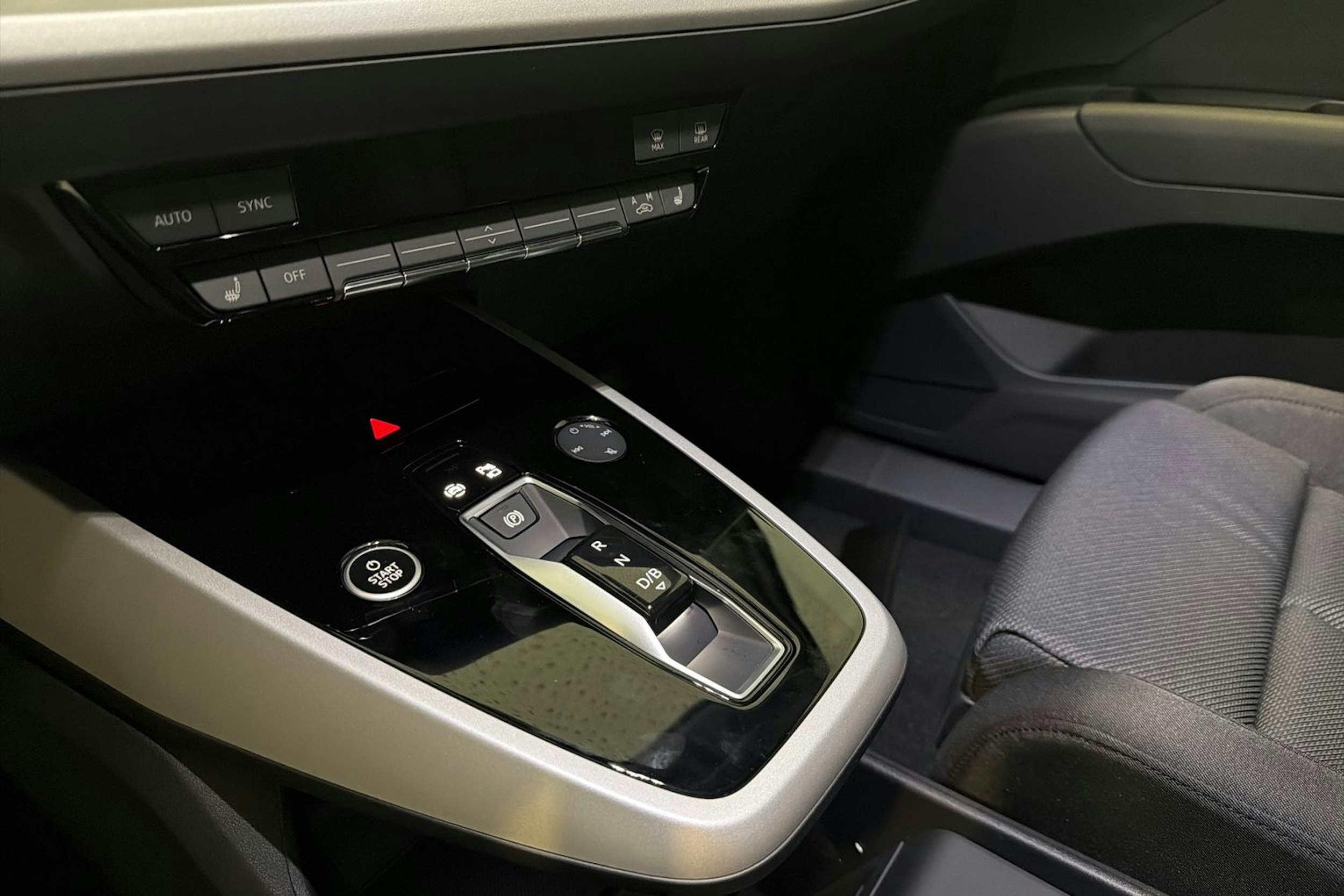 musta Audi Q4 e-tron 2026 kuva 14.