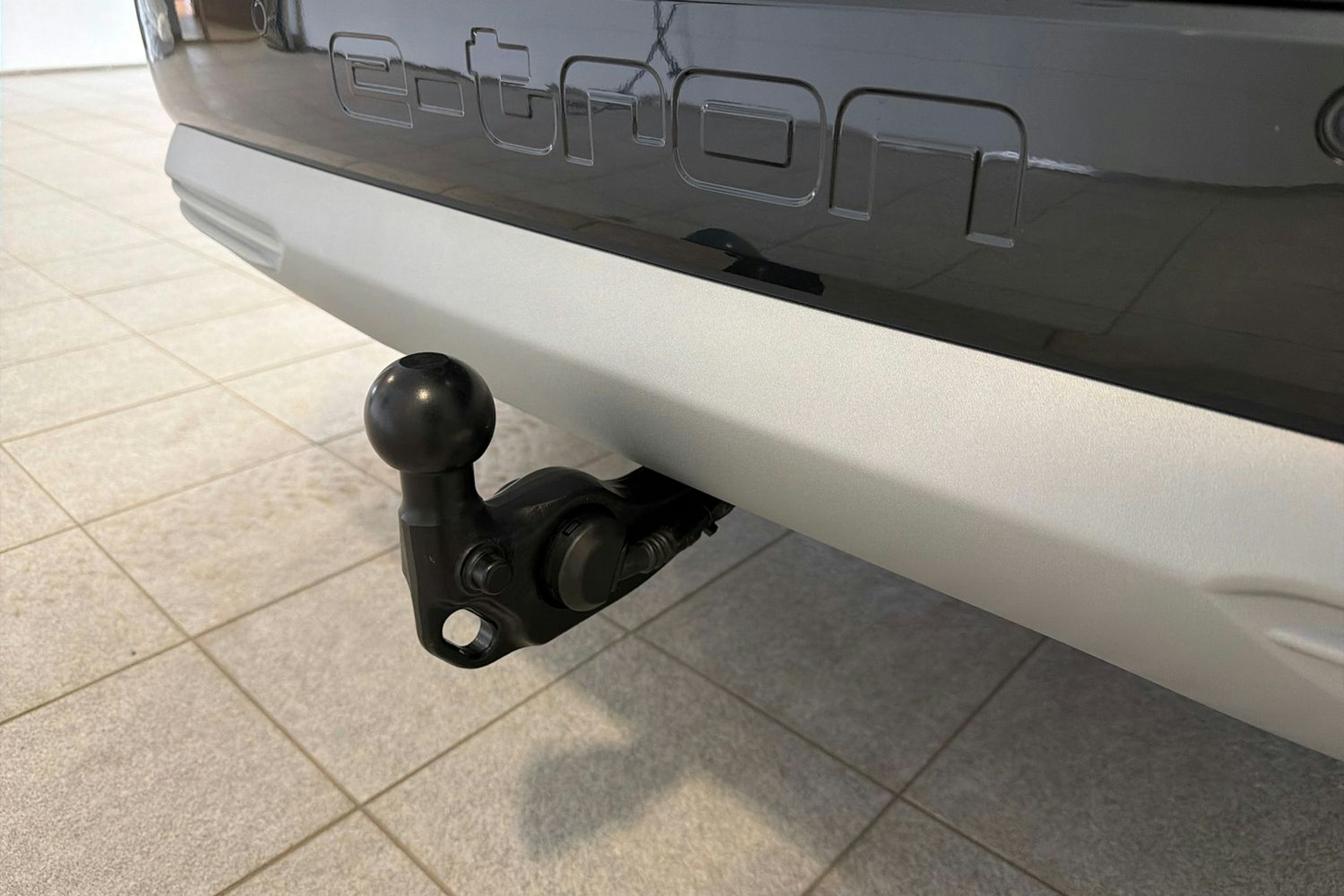 musta Audi Q4 e-tron 2026 kuva 16.