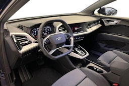 navarra sininen Audi Q4 e-tron 2026 kuva 6.