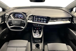 navarra sininen Audi Q4 e-tron 2026 kuva 7.