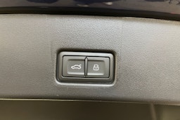 navarra sininen Audi Q4 e-tron 2026 kuva 12.