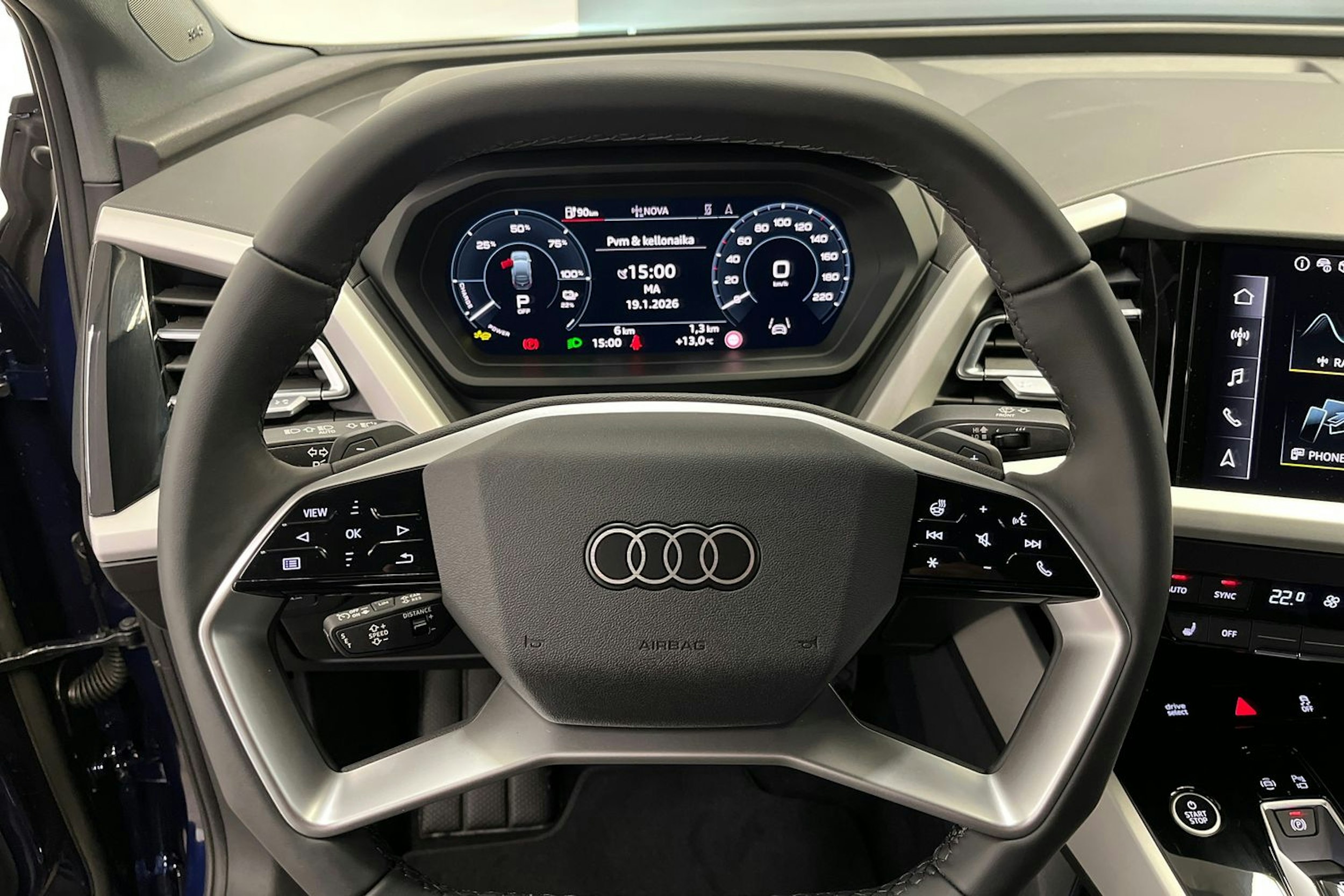 navarra sininen Audi Q4 e-tron 2026 kuva 16.
