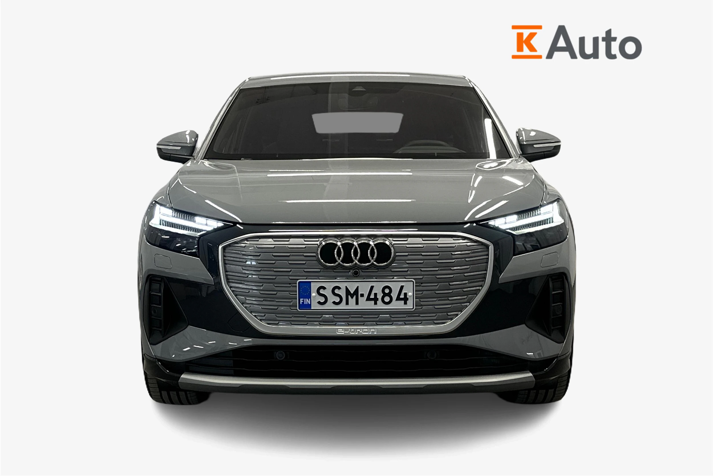 harmaa Audi Q4 e-tron 2026 kuva 5.