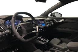 harmaa Audi Q4 e-tron 2026 kuva 8.