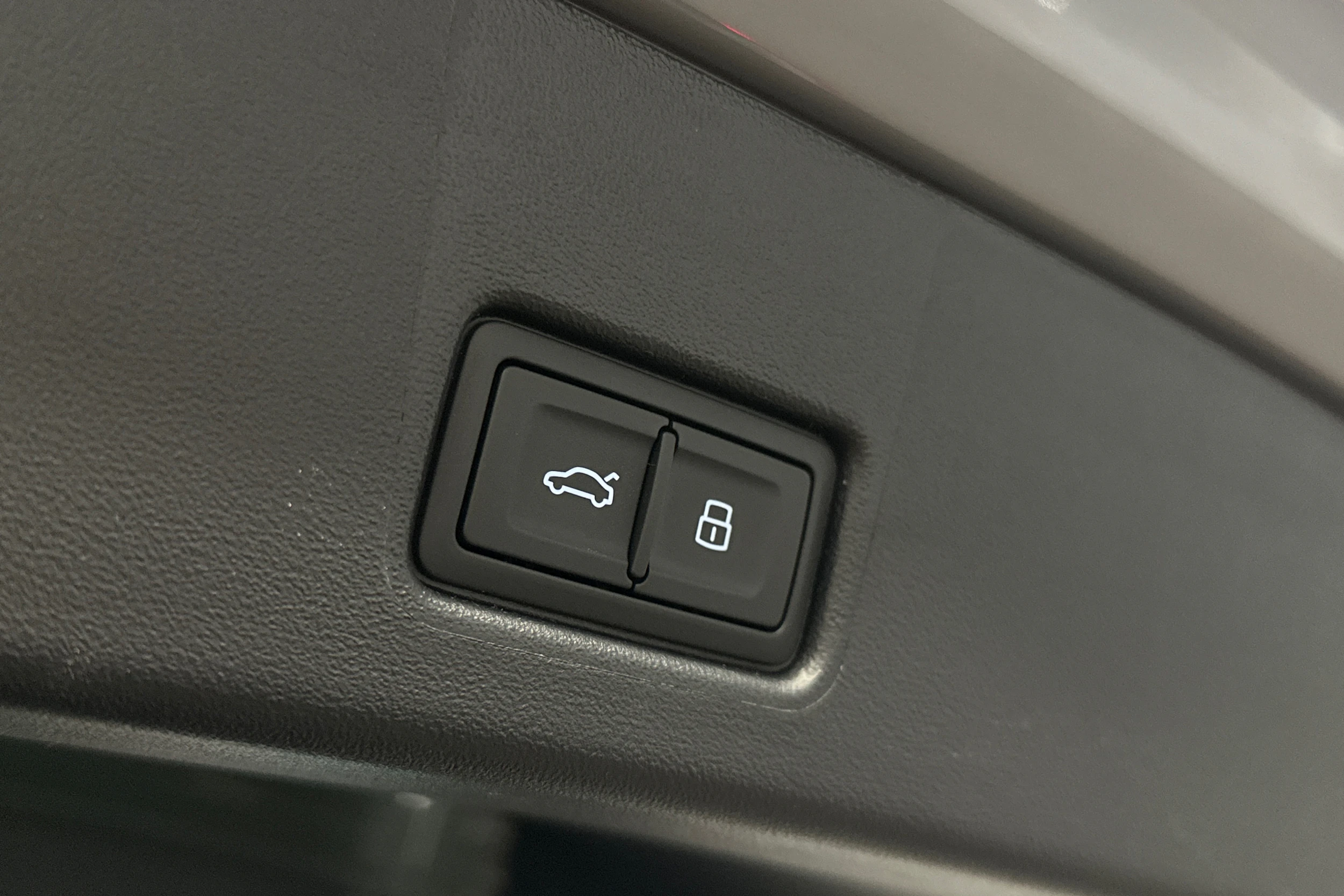 harmaa Audi Q4 e-tron 2026 kuva 16.