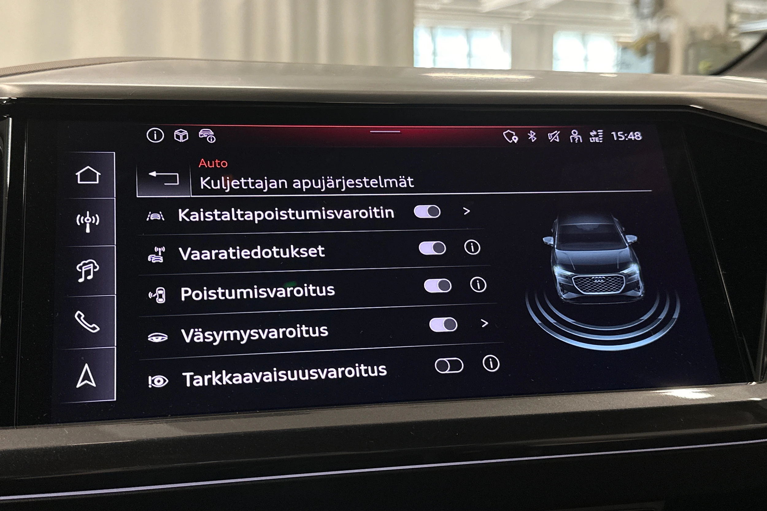 harmaa Audi Q4 e-tron 2026 kuva 30.