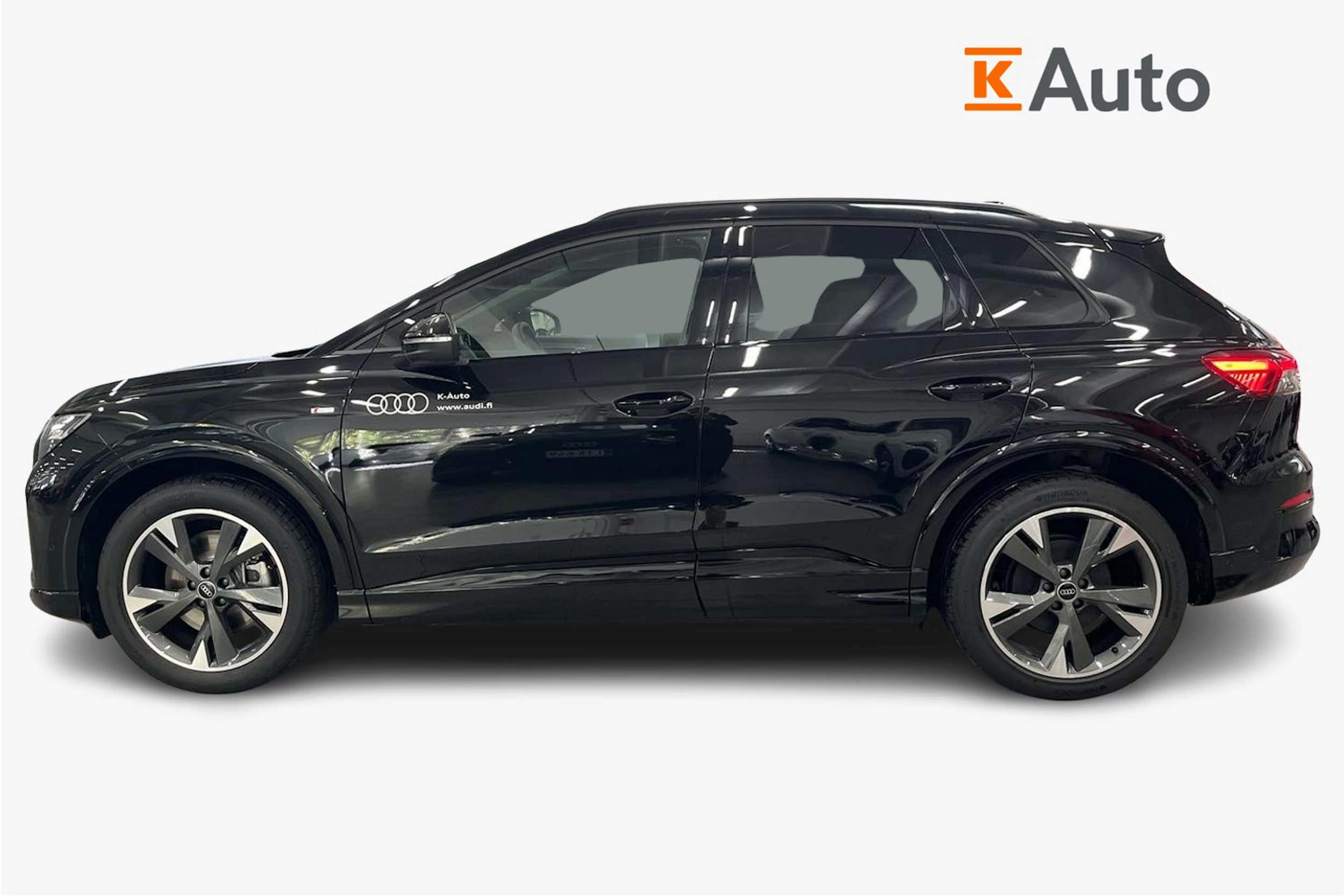met. musta Audi Q4 e-tron 2026 kuva 5.