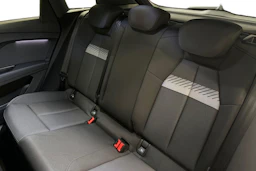 met. musta Audi Q4 e-tron 2026 kuva 8.