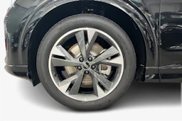 met. musta Audi Q4 e-tron 2026 kuva 9.