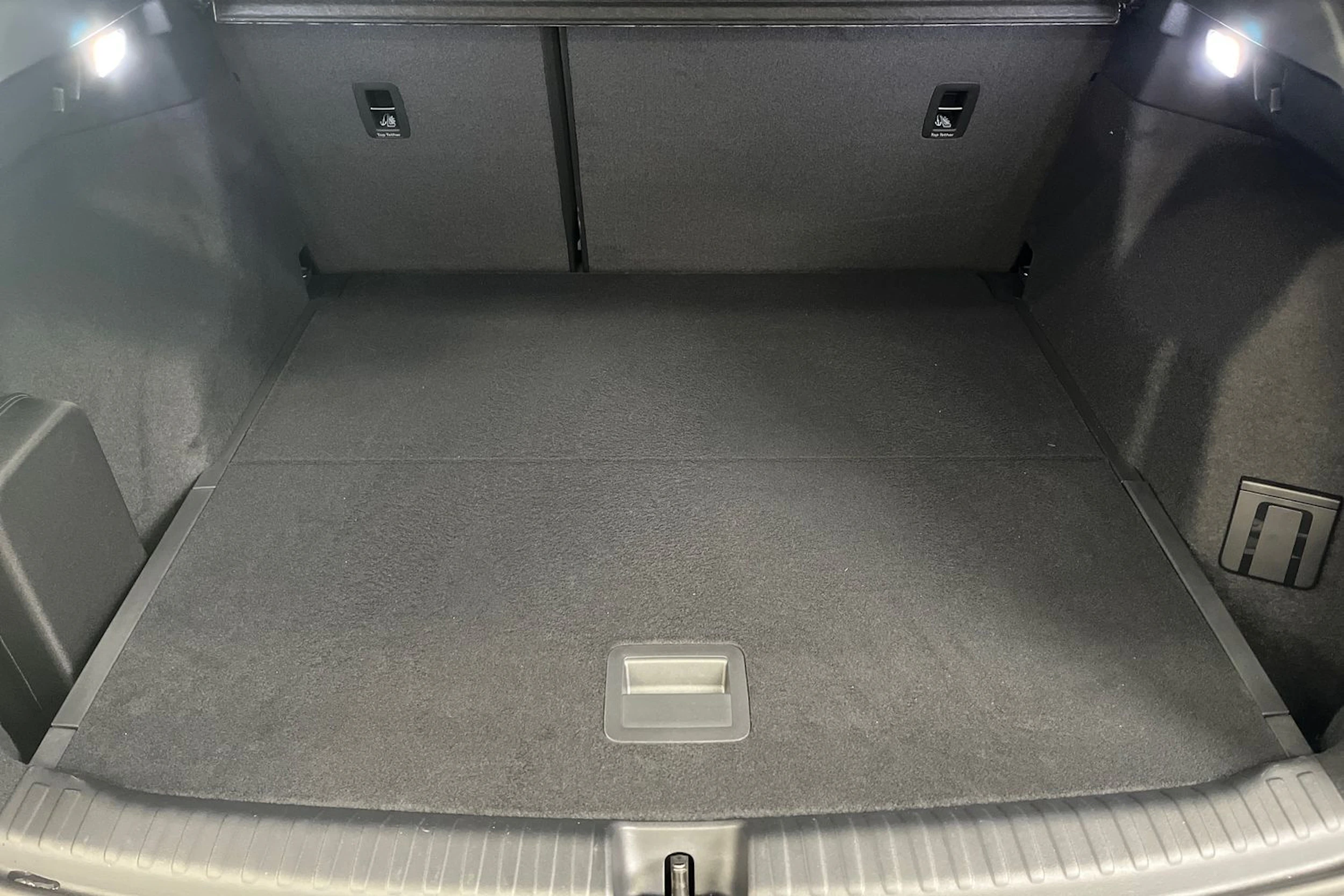 met. musta Audi Q4 e-tron 2026 kuva 12.