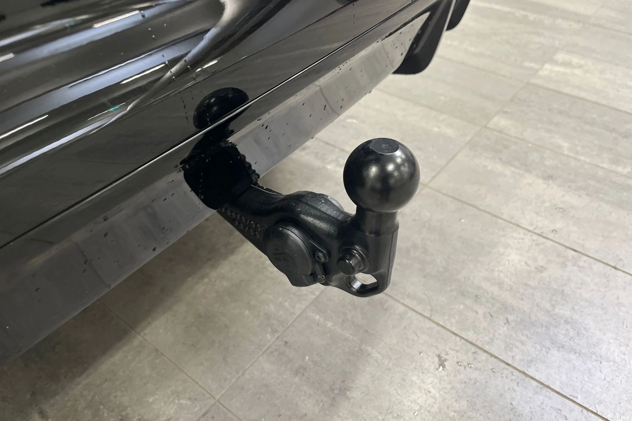 met. musta Audi Q4 e-tron 2026 kuva 13.