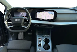 harmaa Audi Q4 e-tron 2026 kuva 7.