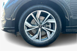 harmaa Audi Q4 e-tron 2026 kuva 9.