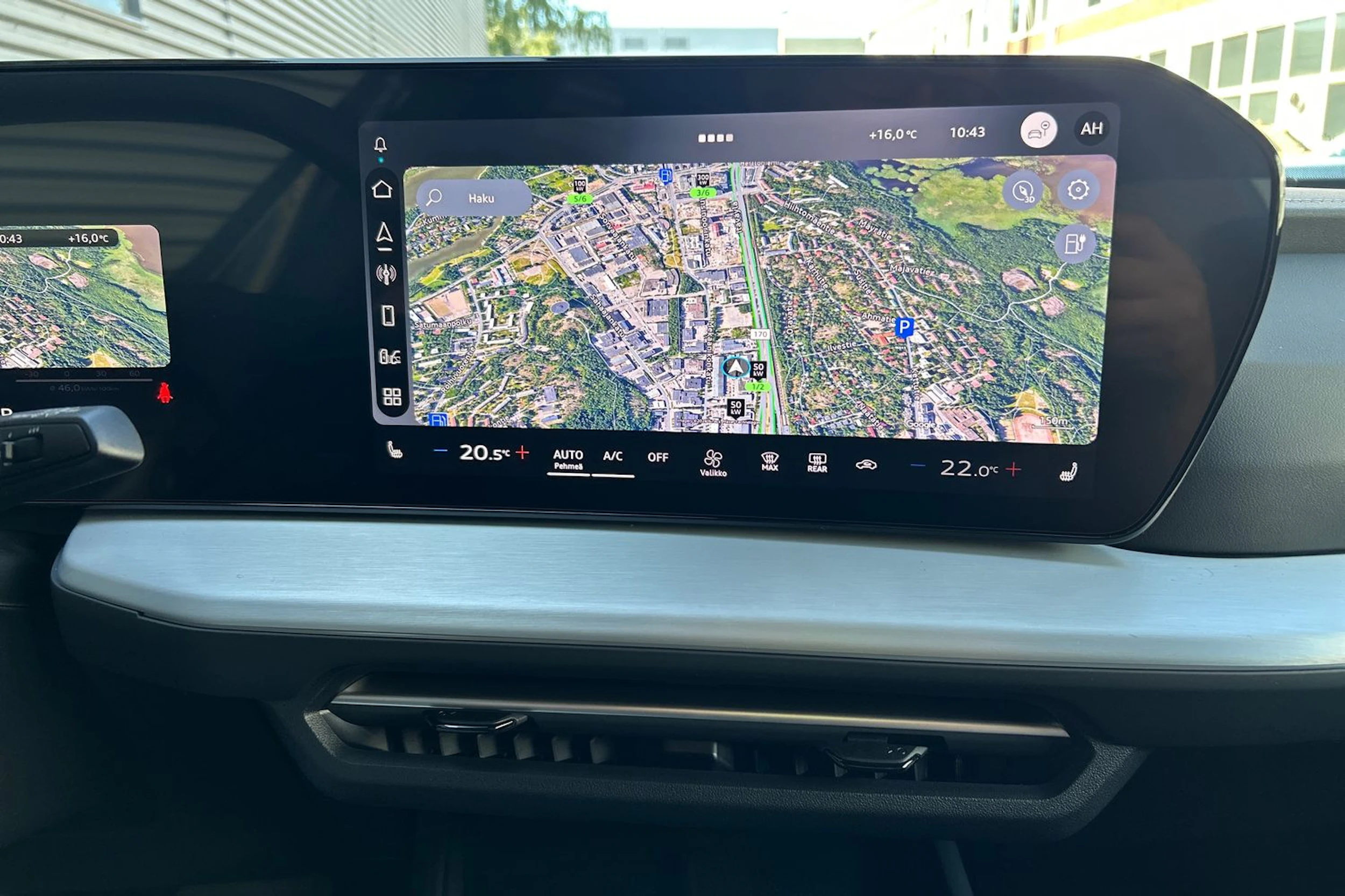 harmaa Audi Q4 e-tron 2026 kuva 12.