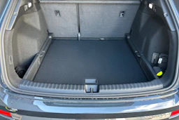 harmaa Audi Q4 e-tron 2026 kuva 17.