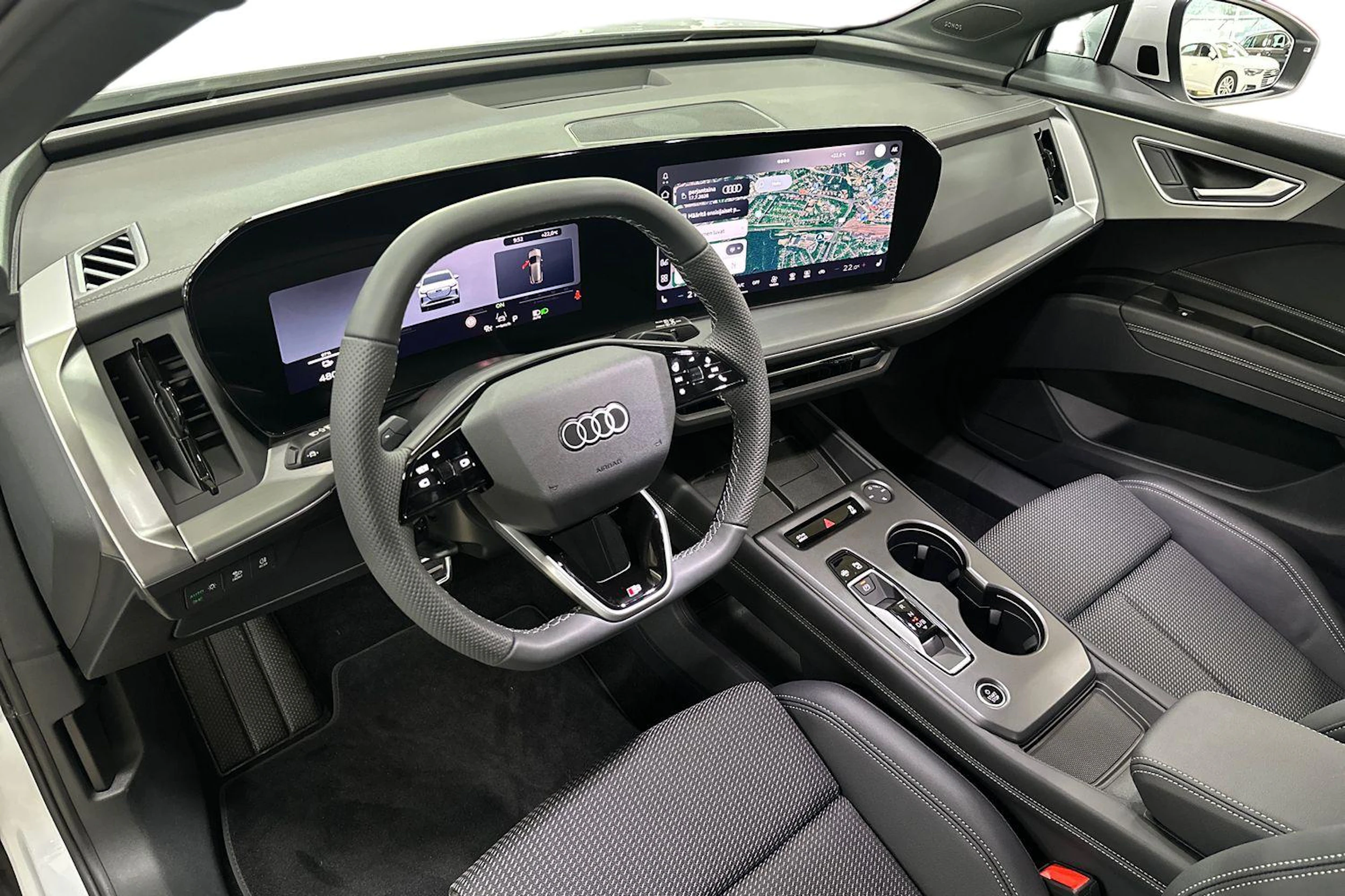 met. valkoinen Audi Q4 e-tron 2026 kuva 6.