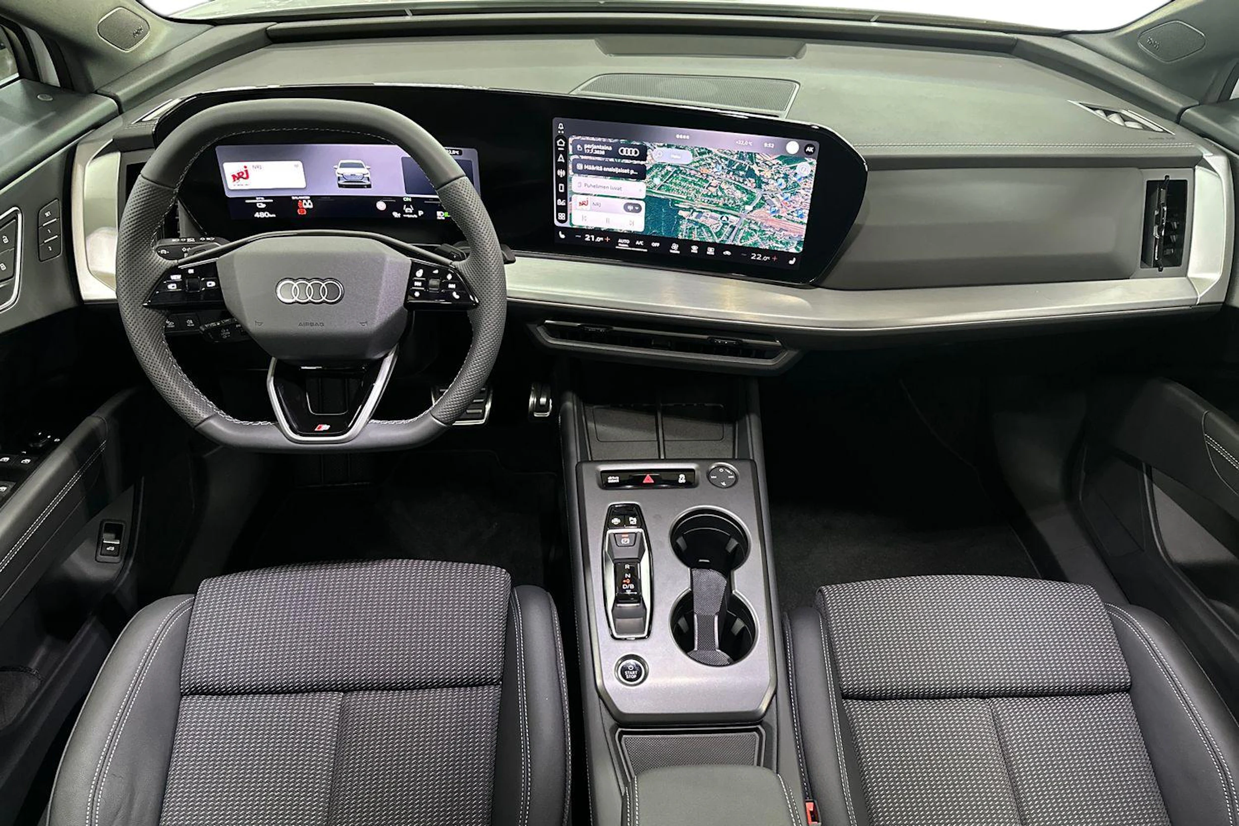 met. valkoinen Audi Q4 e-tron 2026 kuva 7.