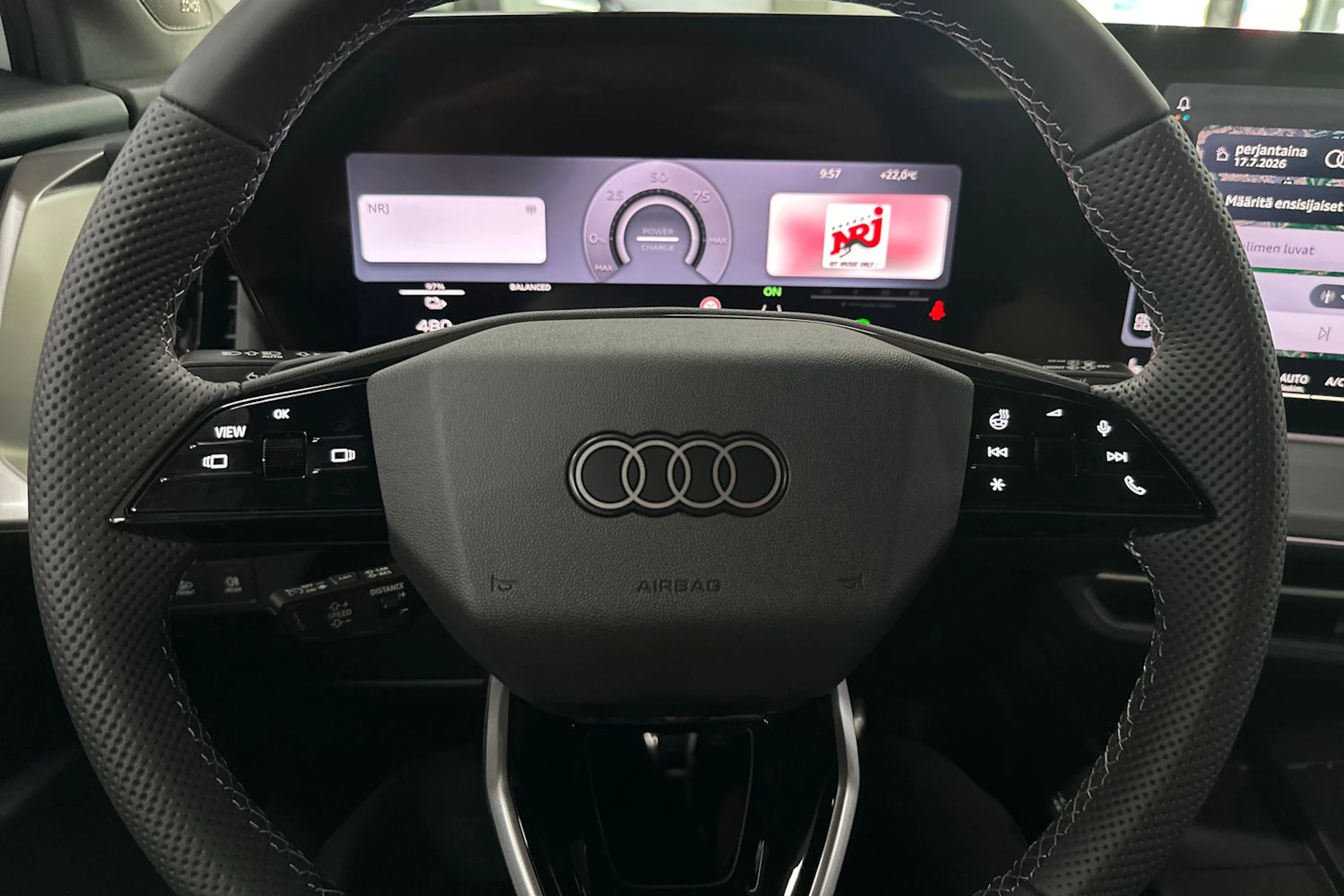 met. valkoinen Audi Q4 e-tron 2026 kuva 20.