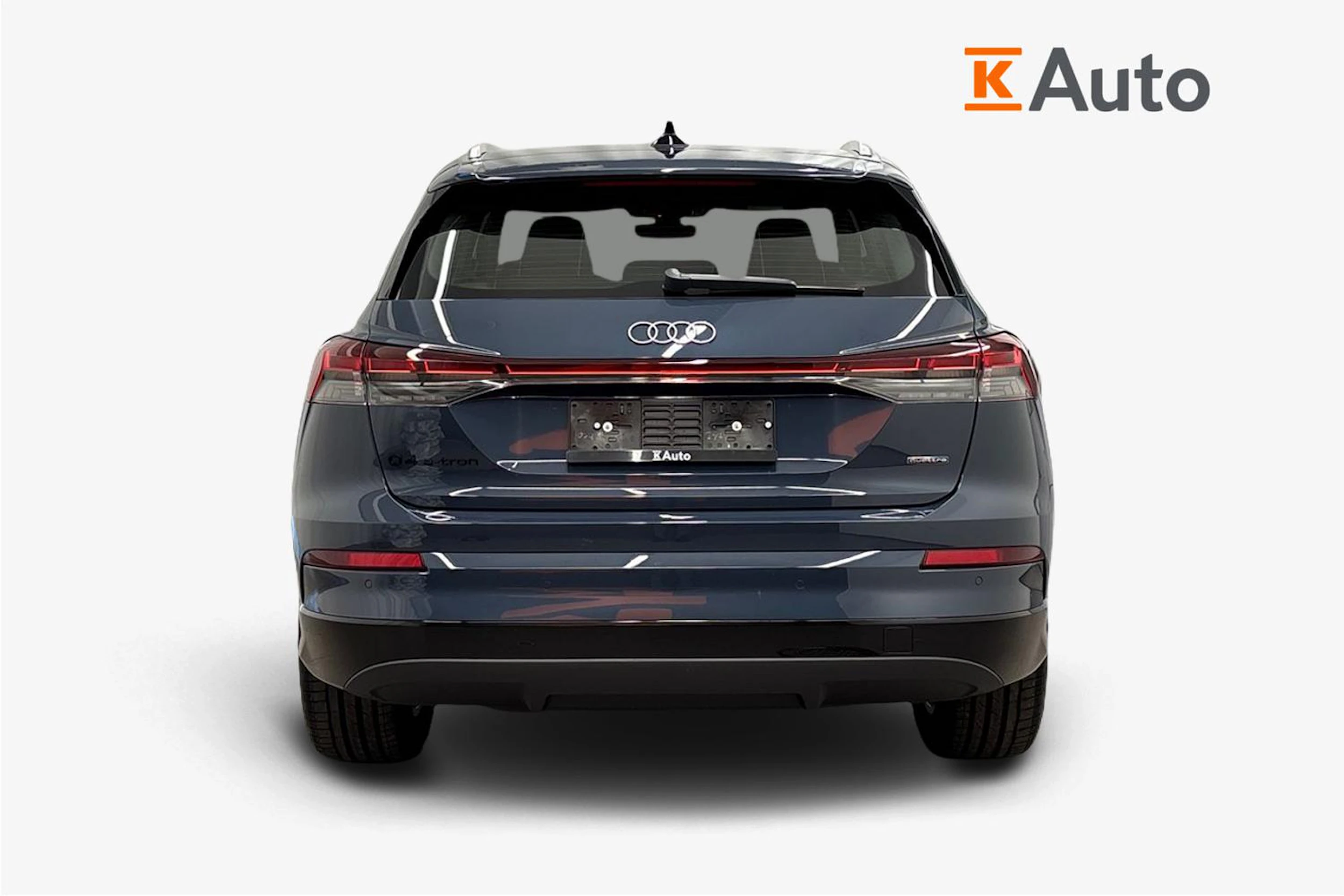 met. sininen Audi Q4 e-tron 2026 kuva 3.