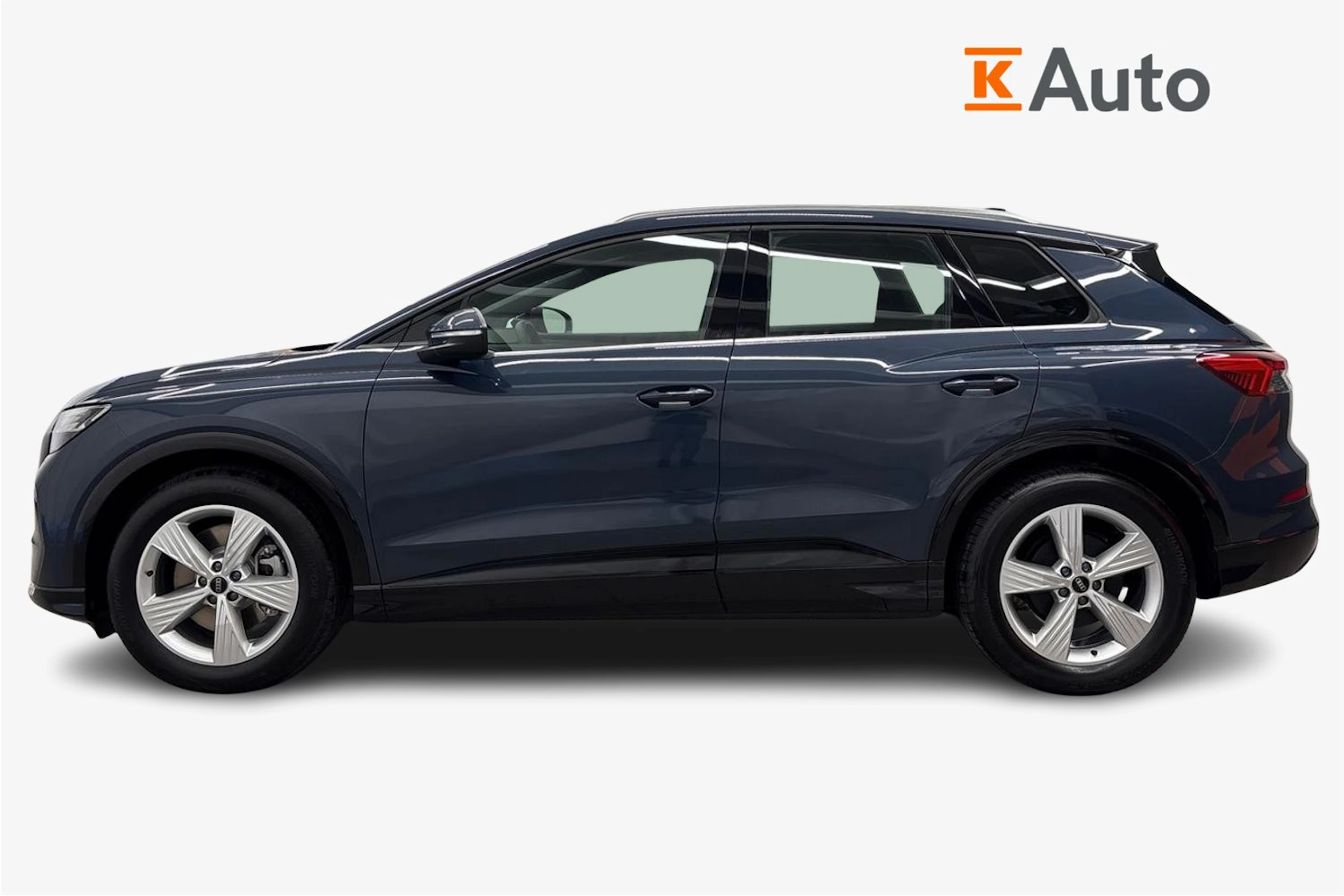 met. sininen Audi Q4 e-tron 2026 kuva 5.