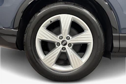 met. sininen Audi Q4 e-tron 2026 kuva 9.