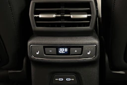 met. sininen Audi Q4 e-tron 2026 kuva 11.