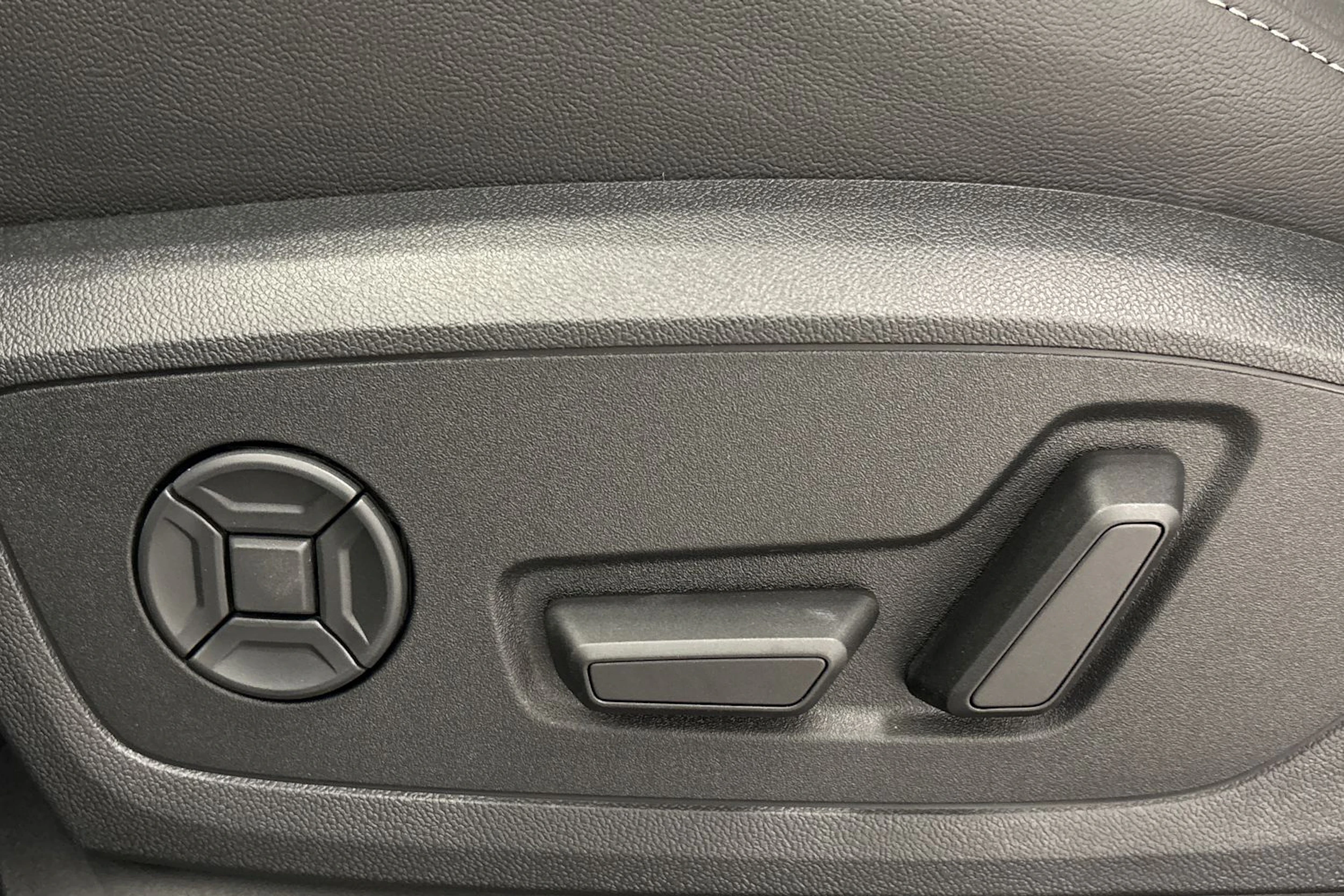 met. sininen Audi Q4 e-tron 2026 kuva 13.