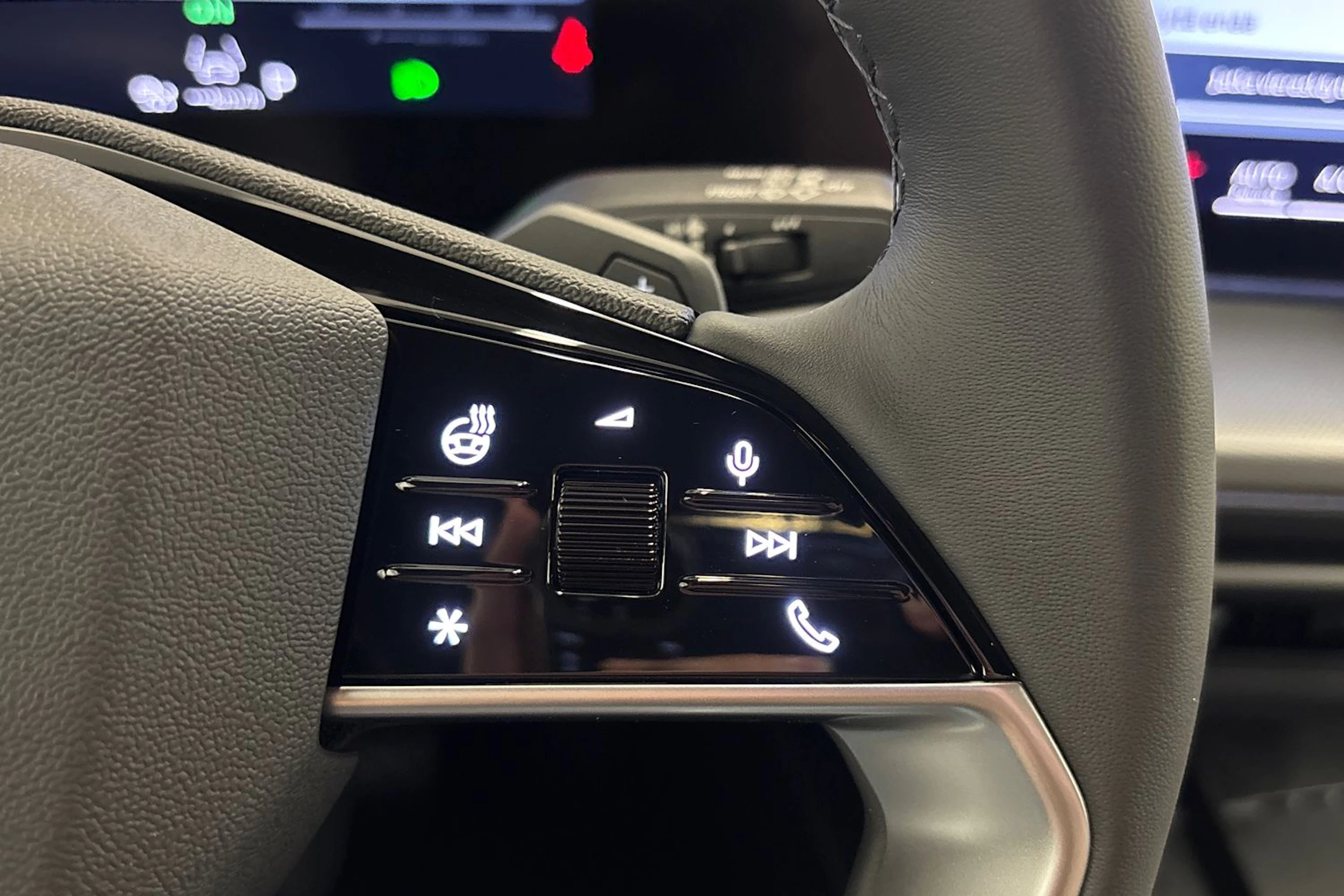 met. sininen Audi Q4 e-tron 2026 kuva 18.