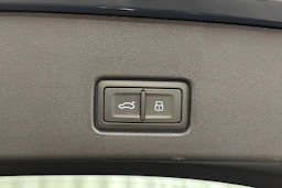 met. sininen Audi Q4 e-tron 2026 kuva 32.