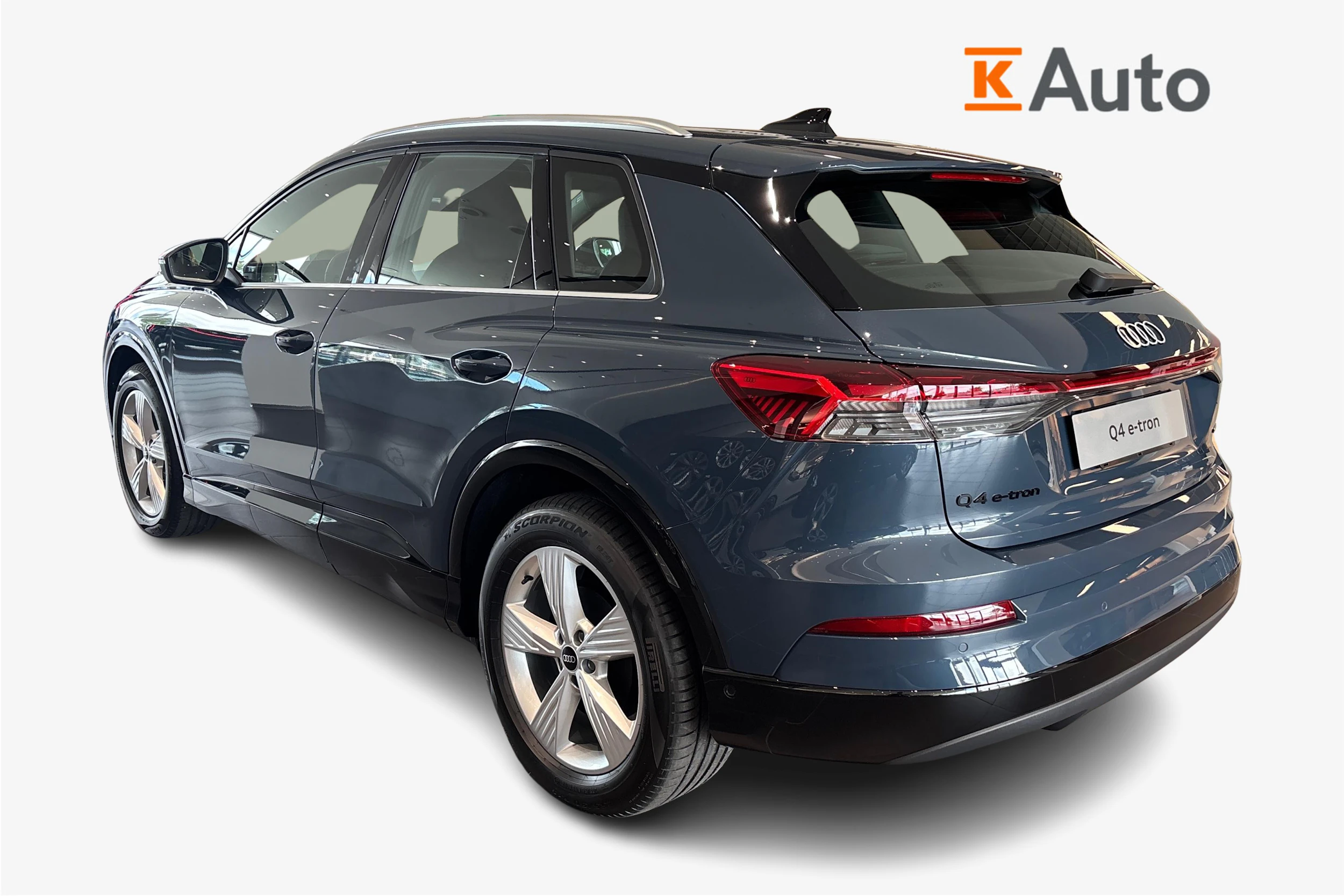 sininen Audi Q4 e-tron 2026 kuva 2.