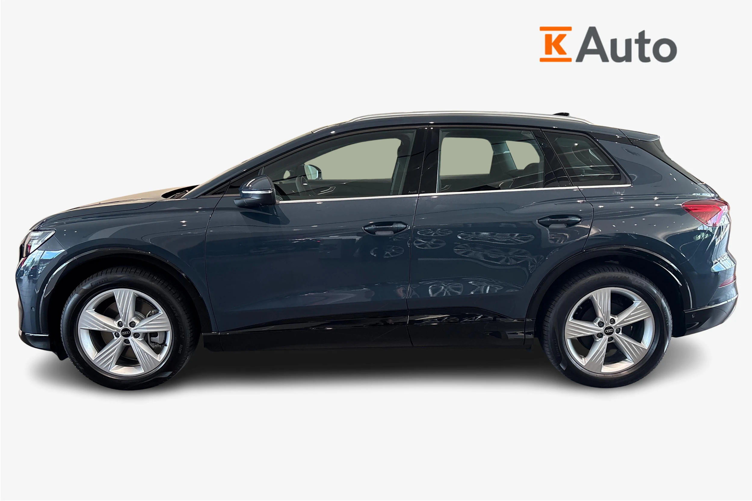 sininen Audi Q4 e-tron 2026 kuva 5.