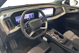 sininen Audi Q4 e-tron 2026 kuva 6.