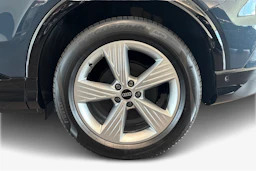 sininen Audi Q4 e-tron 2026 kuva 9.